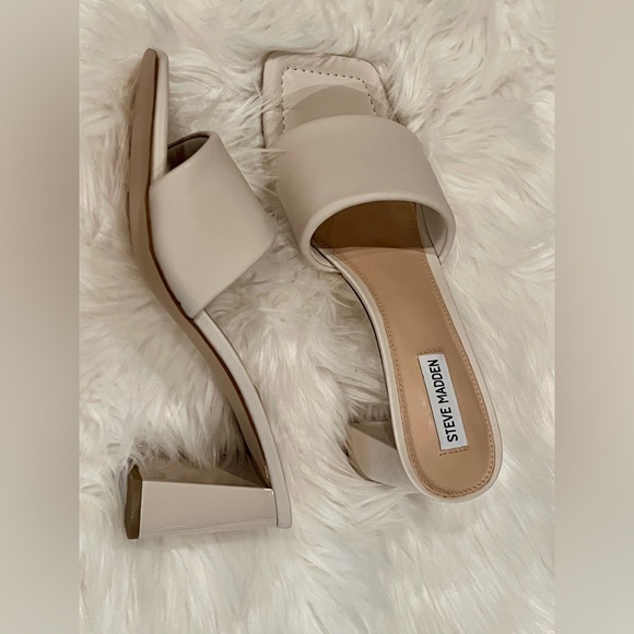 Steve Madden chunk heeled sandals, new in box, size 10. Cream color. - Picture 4 of 7